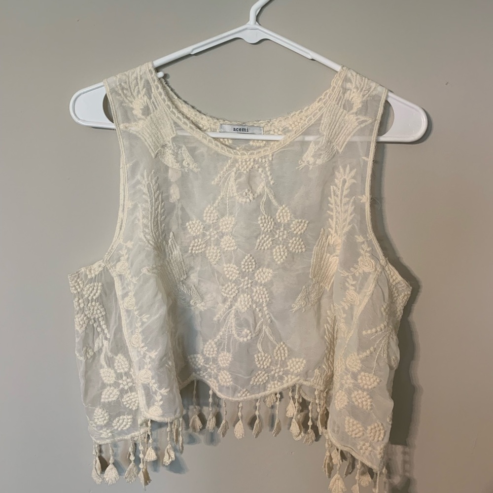 Lace cropped tank top size medium